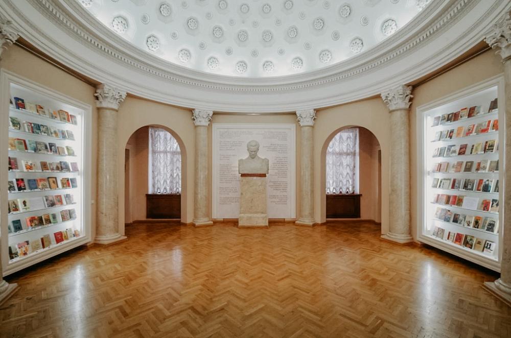 Круглый зал